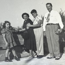 VESTIDO CALÇA “American Family 1950” “Pai Mãe Filho Filha” sapatos P&B comprar usado  Enviando para Brazil