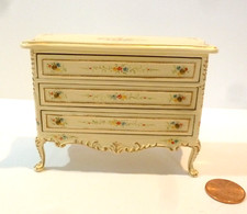 BESPAQ CASA DE BONECAS MINIATURA "WASHINGTON" PEITO / cômoda PINTADA À MÃO 3786 WF comprar usado  Enviando para Brazil