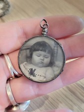 Pendentif médaillon ancien d'occasion  Landrecies