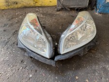Faro proiettore anteriore usato  Spedire a Italy
