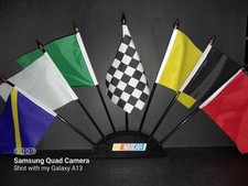 Conjunto miniatura de bandeira de corrida NASCAR com pedestal  comprar usado  Enviando para Brazil