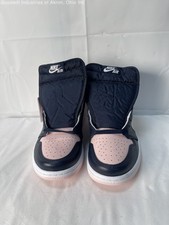 Nwot women nike for sale  Akron