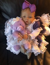 Boneca ASHTON DRAKE Tão Verdadeiramente Real BABY ‘’LAMB OF GOD” Por ELLY KNOOPS comprar usado  Enviando para Brazil