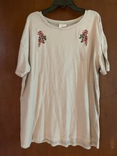 zumiez women t shirt for sale  West Milford