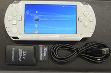 PSP 1000 Cerâmica Branca com Ark-4 FW Alimentação USB/Dados HQ Bateria 64gb Sandisk Testada comprar usado  Enviando para Brazil
