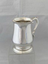 Caneca de tinta antiga GEORGE III prata esterlina PINT TANKARD 1774 Londres GEORGIAN, usado comprar usado Caneca de tinta antiga GEORGE III prata esterlina PINT TANKARD 1774 Londres GEORGIAN, usado comprar usado  Enviando para Brazil