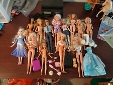 ENORME muñeca Barbie con 14 muñecas y accesorios. Incluye Ken y un bebé segunda mano  Embacar hacia Mexico