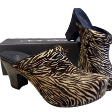 Dansko rae clog for sale  Hamilton