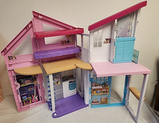 Boneca Barbie Malibu House 2018 2 andares cozinha embutida - 2 camas - armário pia comprar usado  Enviando para Brazil