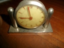 Ancienne petite horloge d'occasion  Ceaucé