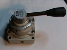 Válvula de controle de ar manual ARO: 1/4 pol. porta de válvula tamanho M512LR  comprar usado  Enviando para Brazil