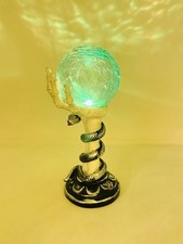 Usado, Esqueleto mão com cobra e mudança de cor iluminar bola de cristal decoração de Halloween 10" comprar usado  Enviando para Brazil