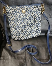 Usado, Bolsa tiracolo feminina Tommy Hilfiger monograma azul marinho/cinza  comprar usado  Enviando para Brazil