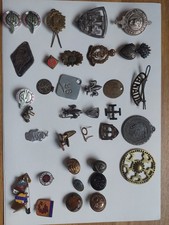 Lot insignes boutons d'occasion  Annœullin