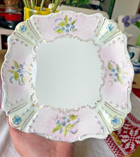 Usado, Prato de bolo vintage 1974 assinado por artista porcelana quadrado 9,5 pol. pintado à mão rosa azul comprar usado  Enviando para Brazil