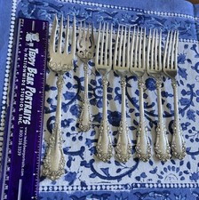 LOTE DE GARFOS WOW 1897 BERKSHIRE banhado a prata: salada perfurada rara, carne fria, jantar comprar usado LOTE DE GARFOS WOW 1897 BERKSHIRE banhado a prata: salada perfurada rara, carne fria, jantar comprar usado  Enviando para Brazil