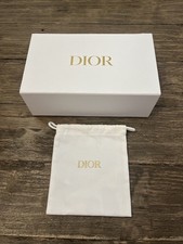 Christian Dior clássico texturizado branco caixa de presente 8,75x5,25x3 saco de pó tecido triturado comprar usado Christian Dior clássico texturizado branco caixa de presente 8,75x5,25x3 saco de pó tecido triturado comprar usado  Enviando para Brazil