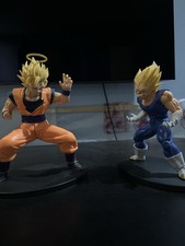 Goku vegeta figure usato  Palermo