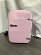 Usado, Mini geladeira/aquecedor termoelétrico rosa claro Kylie Skin by Kylie Jenner comprar usado  Enviando para Brazil