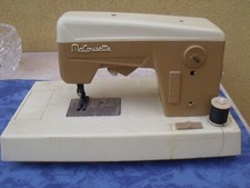 Ancienne machine coudre d'occasion  Saint-Maximin-la-Sainte-Baume