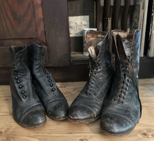 2 pares de sapatos/botas vitorianas antigas - etiqueta original Martha Washington comprar usado  Enviando para Brazil