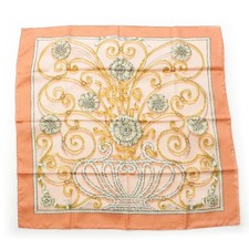 Hermes carr silk d'occasion  Expédié en Belgium
