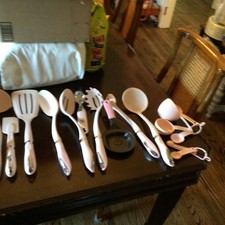 Conjunto de utensílios de cozinha rosa 25 peças. comprar usado Conjunto de utensílios de cozinha rosa 25 peças. comprar usado  Enviando para Brazil