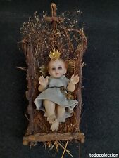 FIGURA DE NINO JESUS EN ESCAYOLA EN SU CUNA DE MADERA. MEDIADOS SIGLO XX, usado segunda mano  Embacar hacia Argentina