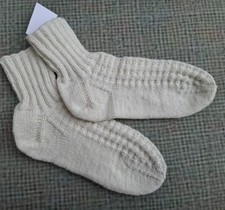 Bettsocken weiß selbstgestric gebraucht kaufen Bettsocken weiß selbstgestric gebraucht kaufen  Senftenberg