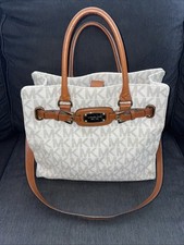 Bolsa Michael Kors grande de baunilha e couro 🆕 comprar usado Bolsa Michael Kors grande de baunilha e couro 🆕 comprar usado  Enviando para Brazil