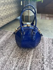 Bolsa de mão capa dura formato bola de boliche com estrutura de metal e detalhes de strass azul comprar usado  Enviando para Brazil