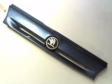 Calandre skoda favorit d'occasion  Parthenay