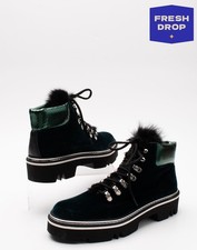 Sugerowana cena detaliczna 320 € POLLINI Welurowe botki US8 UK5,5 EU38,5 zielone Made in Italy na sprzedaż Sugerowana cena detaliczna 320 € POLLINI Welurowe botki US8 UK5,5 EU38,5 zielone Made in Italy na sprzedaż  Wysyłka do Poland