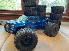 Traxxas maxx road for sale  River Grove