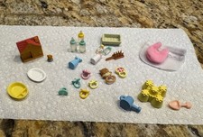 Lote de acessórios para bebês Calico Critters Sylvanian Family mamadeiras casa de bonecas e muito mais comprar usado  Enviando para Brazil