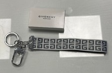 Portachiavi givenchy usato  Marcianise