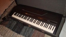 Synth tastiera usato  Tavazzano con Villavesco