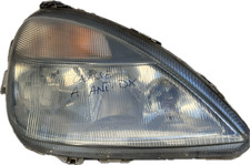 Fanale anteriore destro usato Fanale anteriore destro usato  Italia