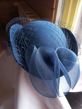 Chapeau cérémonie bleu d'occasion  Bourganeuf
