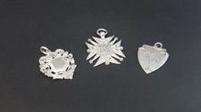Usado, 3 x excelentes medalhões antigos de prata esterlina corrente de relógio escudo fob comprar usado  Enviando para Brazil