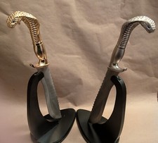 Espadas de cobra cuspindo de aço inoxidável feitas à mão personalizadas com displays comprar usado Espadas de cobra cuspindo de aço inoxidável feitas à mão personalizadas com displays comprar usado  Enviando para Brazil