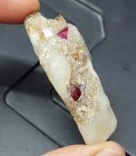 Cristal bruto de rubi natural 93,20 quilates em pedra preciosa bruta mineral de rubi calcita mica, usado comprar usado  Enviando para Brazil