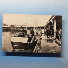 Cartão postal Aberdeen 1966 foto real barco de pesca cais peixe comprar usado  Enviando para Brazil
