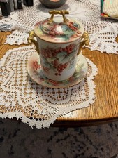 Antigo Suporte para Jarro de Leite Condensado LIMOGES Pintado à Mão, Tampa, Prato, BERRIES comprar usado Antigo Suporte para Jarro de Leite Condensado LIMOGES Pintado à Mão, Tampa, Prato, BERRIES comprar usado  Enviando para Brazil