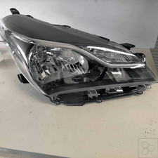 811300dj70 proiettore toyota usato  Italia
