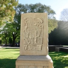 Carved limestone mayan d'occasion  Expédié en Belgium