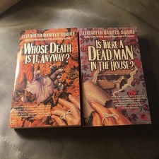 Lot Of 2 Elizabeth Daniels Squire Paperbacks, Peaches Dann Mystery Series comprar usado  Enviando para Brazil