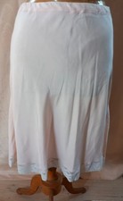 Ancien jupon soie d'occasion  Dozulé