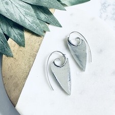 Usado, Brincos de argola de prata tribal espiral boêmio boêmio chique NOVO presente 1,25” comprar usado Usado, Brincos de argola de prata tribal espiral boêmio boêmio chique NOVO presente 1,25” comprar usado  Enviando para Brazil