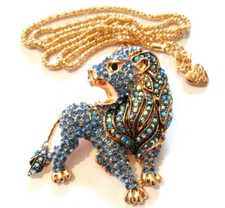 Collier grand pendentif d'occasion  Seiches-sur-le-Loir